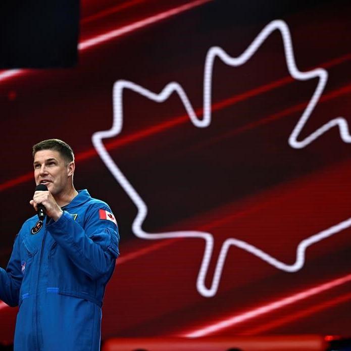 'Don't fall off the horse': Astronaut Jeremy Hansen leads Calgary Stampede parade